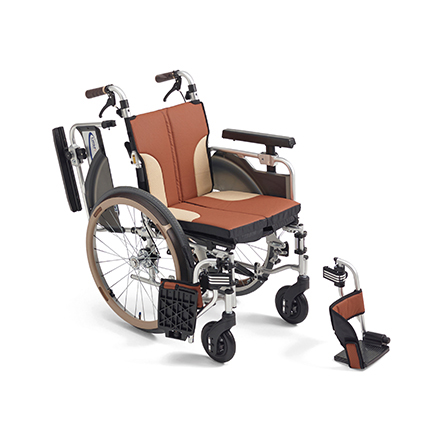 SKT−1000「スキット1000」自走型コンパクトモジュール車いす - 画像1