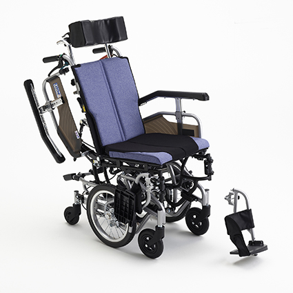 介助用ティルト・リクライニング　６輪車いす - 画像1