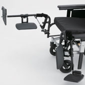 車いす用フット・レッグサポート拳上式・開き式・着脱式フット・レッグサポート